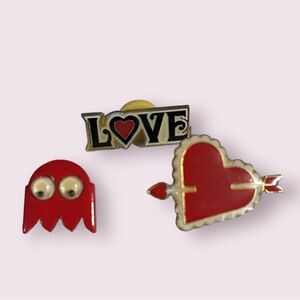 3 Vintage Retro Pins Pac-man Blinky the Ghost LOVE Heart with Arrow Brooch